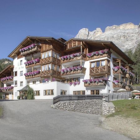 Hotel Ciasa Ai Pini San Cassiano  Eksteriør bilde