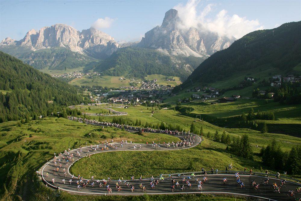 Hotel Ciasa Ai Pini San Cassiano  Eksteriør bilde