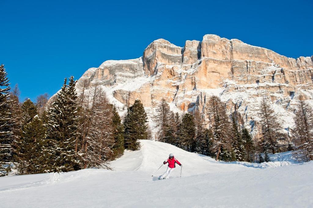 Hotel Ciasa Ai Pini San Cassiano  Eksteriør bilde