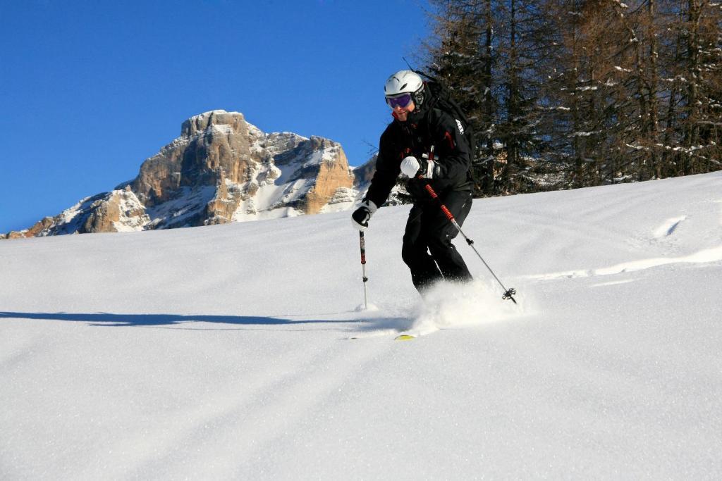 Hotel Ciasa Ai Pini San Cassiano  Eksteriør bilde